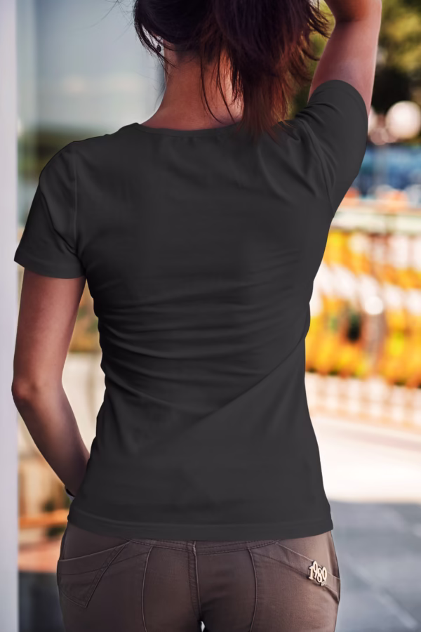 women crew neck tshirt black color
